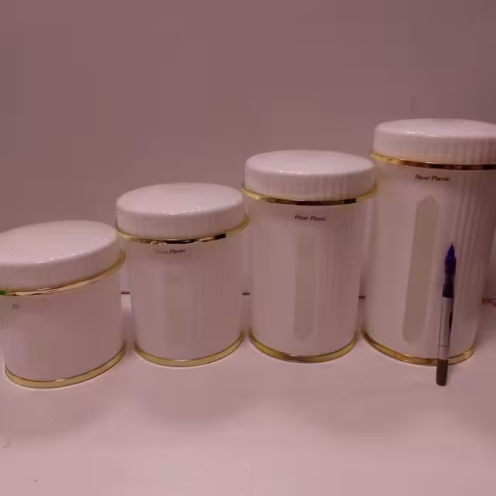 بانکه چهارعددی ازجنس پلاستیک فشرده بسیارمحکم رنگ سفید وصورتی