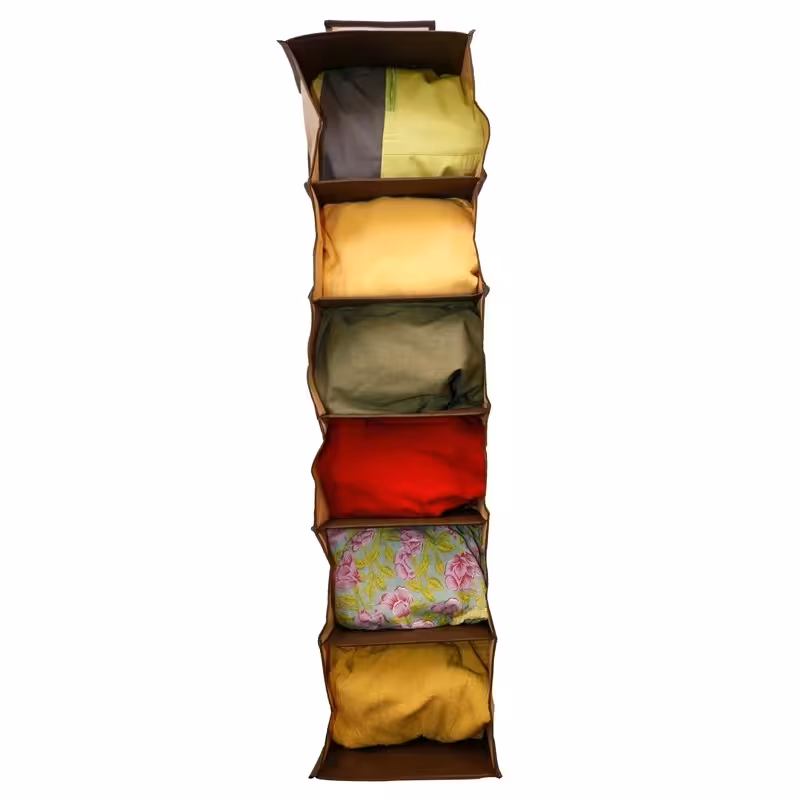 ظم دهنده و سازماندهی لباس ها برای کمد 