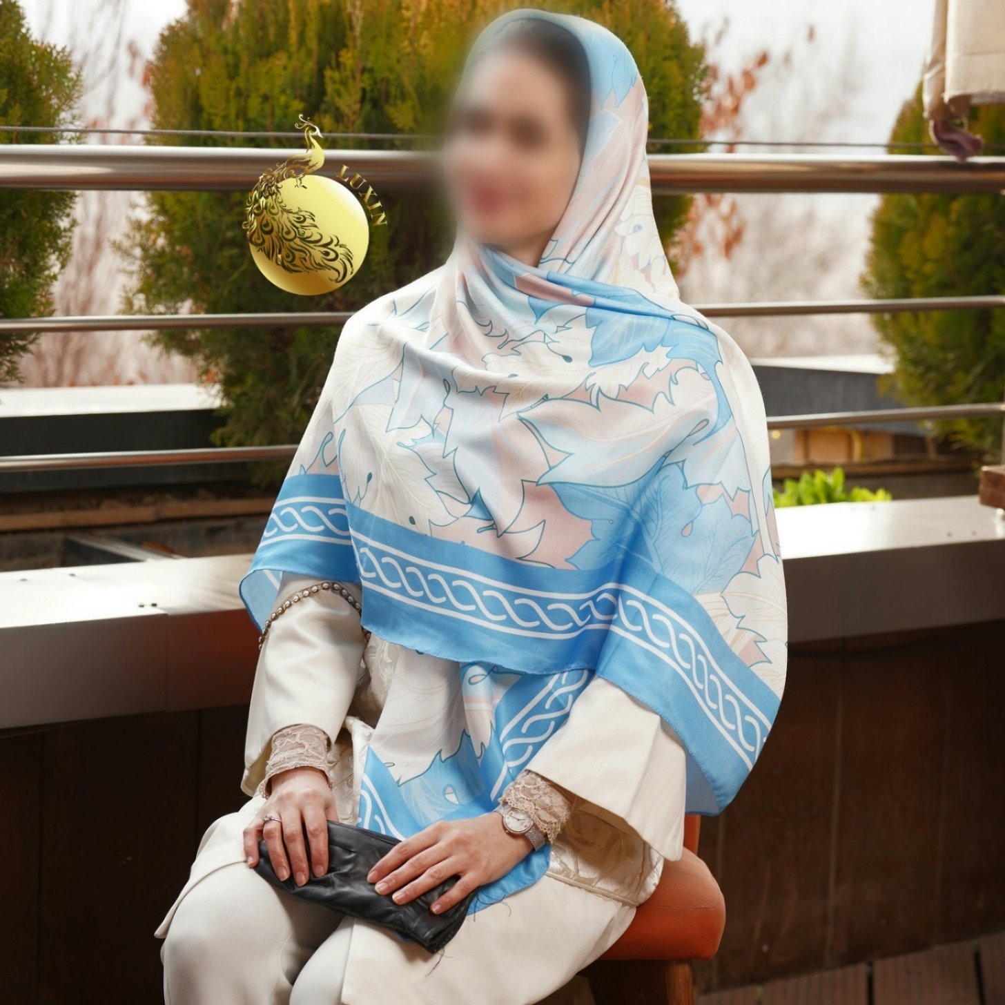 روسری آبی آسمونی