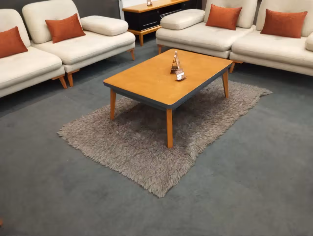 جلو مبلی لارا