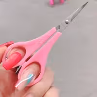 قیچی ابرو سر کج وسرراست مخصوص کوتاه کردن ابرو وسایل وگرفتن ناخن بسیا ر تیز