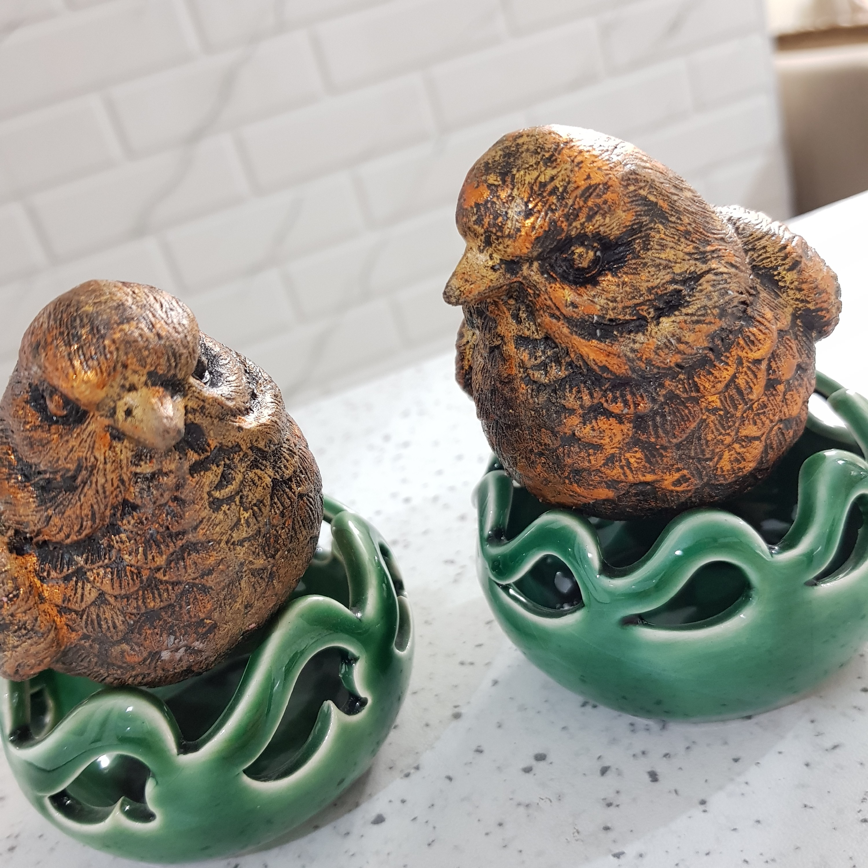 مجسمه ی پلی استر جوجه رنگ طلایی