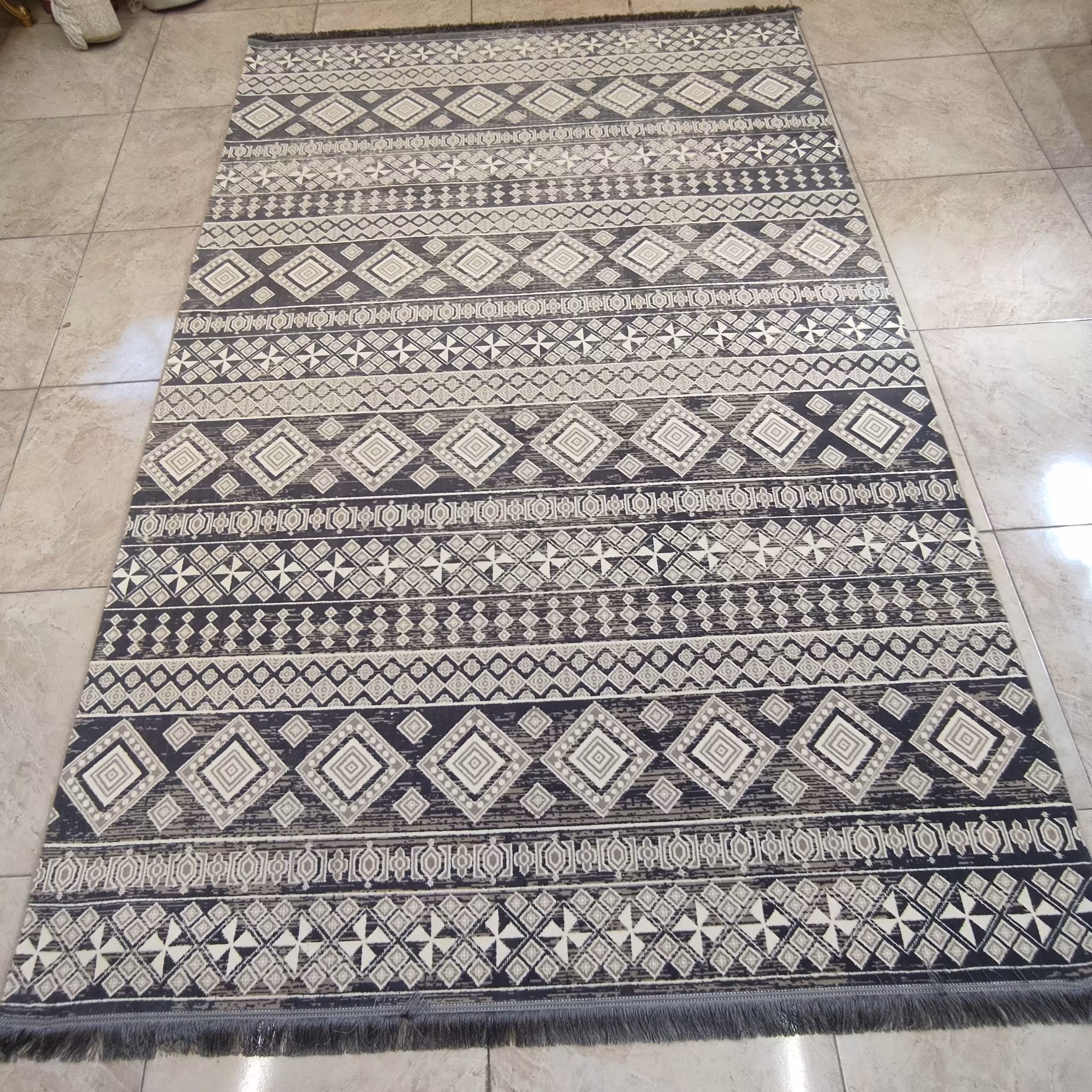 فرش 6 متری  طرح وینتج 100 درصد نخ اکرولیک بدون پرز دهی و موگیری 