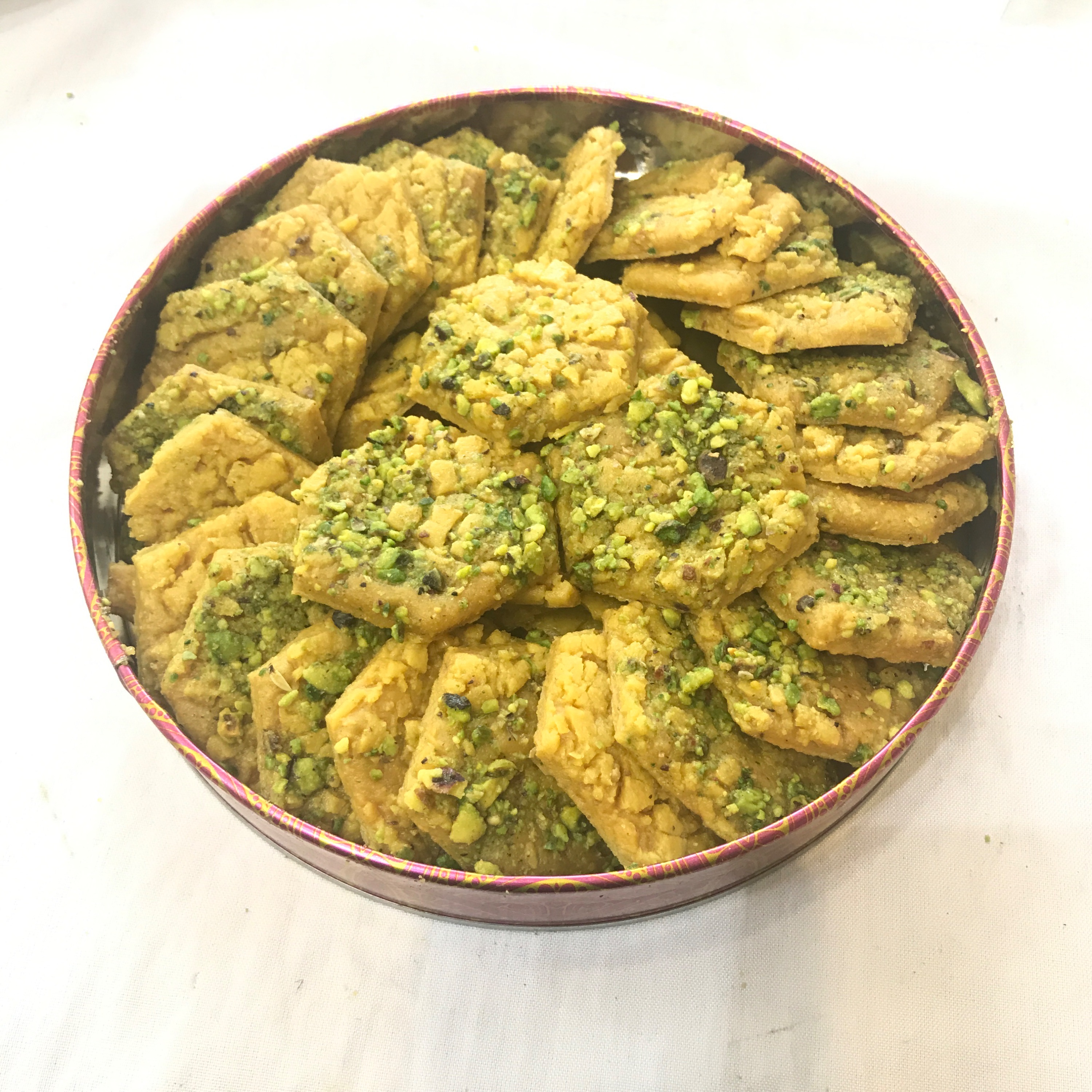 سوهان سکه ای روغن نباتی با سی درصد پسته