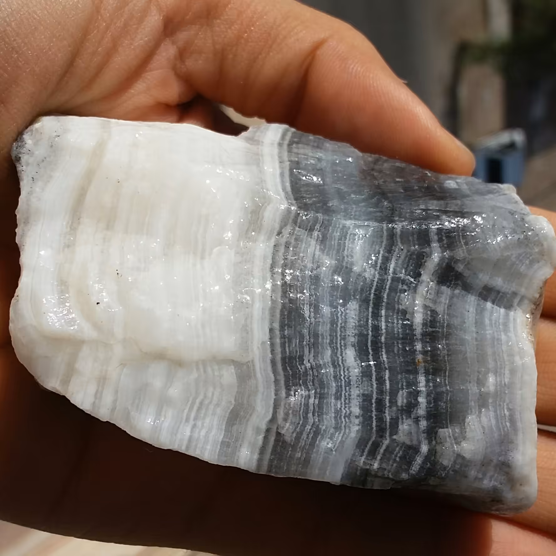 سنگ راف غووولپیکر عقیق چند پوست 100 در صد طبیعی شاهکار خلقت خاص
با قابلیت ساخت چندین نگین محشر زیبا