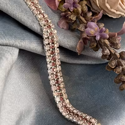 دستبند فوق العاده زیبا و خاص بینظیر در دست فوق العاده برای کادو تولد