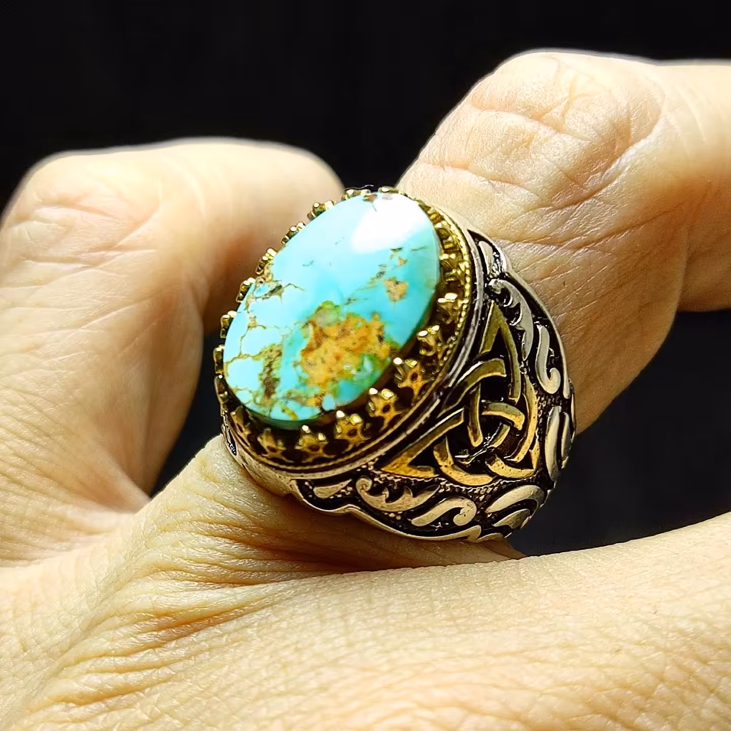 انگشتر نقره فیروزه طبیعی نیشابور خوشرنگ و طبع ،کاری ارزشمند و فاخر 
