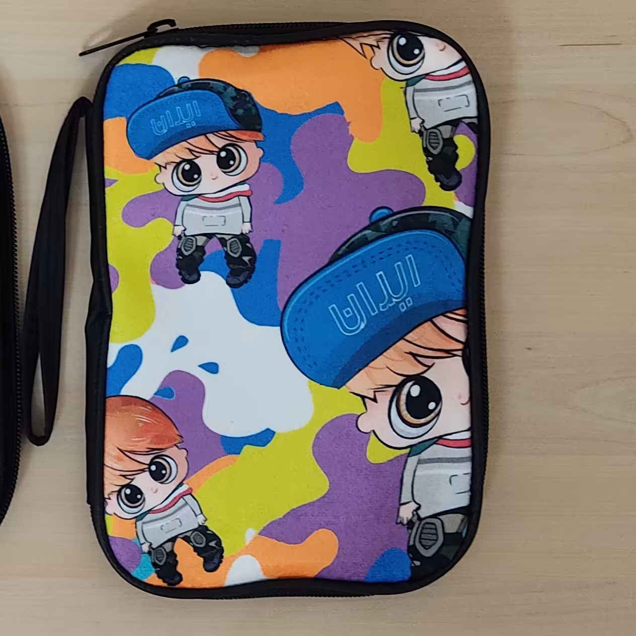 جامدادی کتابی جنس مخمل  طرح پسر کوچولو ابعاد 20در14