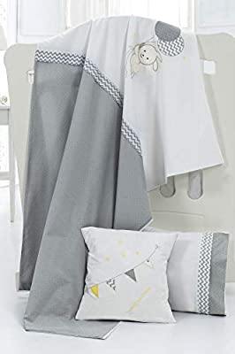 سرویس خواب مامی شاپ ترکیه نوزادی 3 تکه سفیذ طوسی سوپر لاکچری مام شاپ طرح کاروت  momishop مدل CAROT