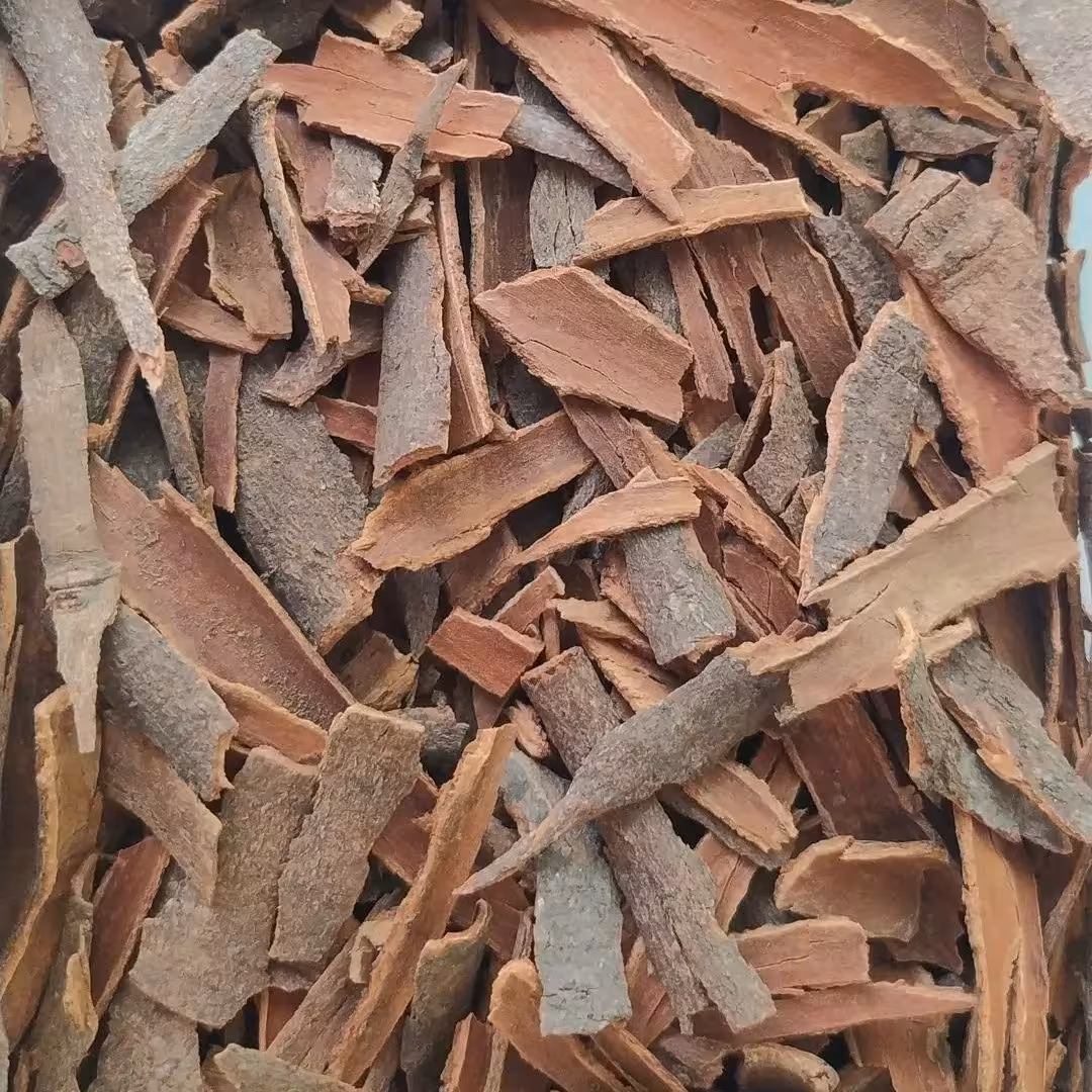 یک چوب دارچین گل سرخی اعلاء