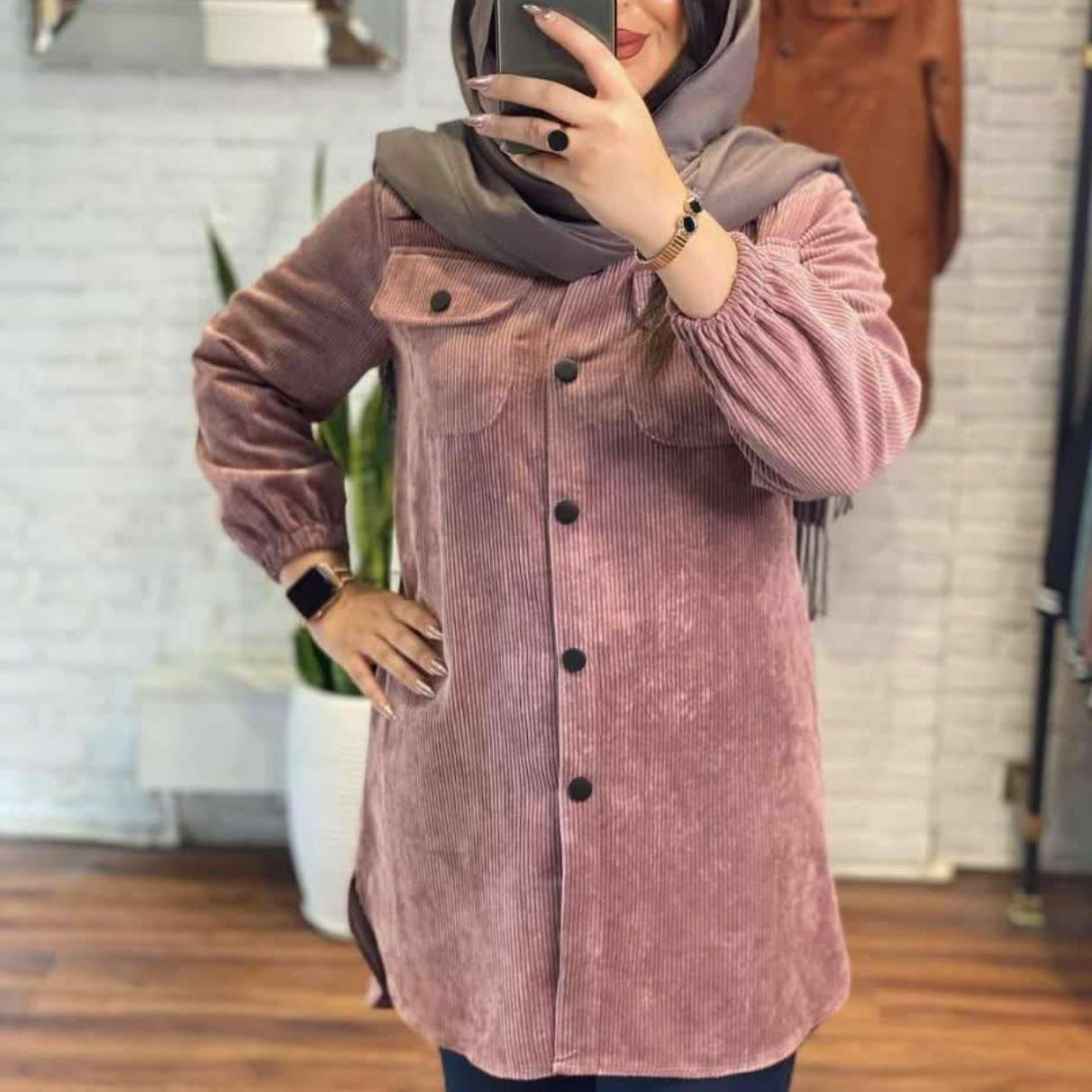 مانتو کبریتی مخمل  پاییزه مدل سال
L40 42
XL44  46
XXL48  50
