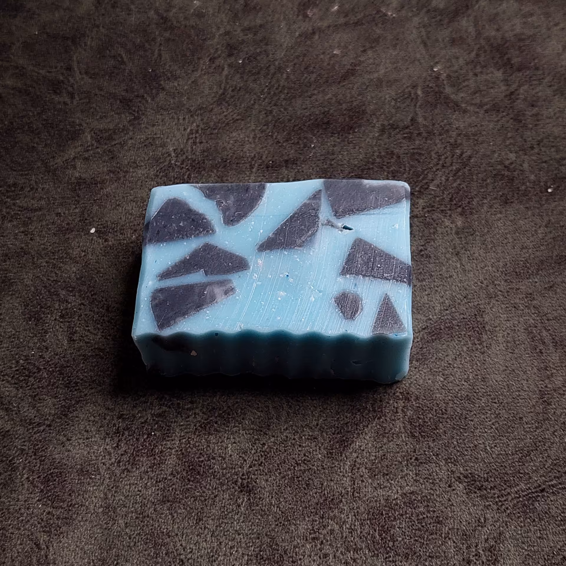 صابون دستساز کربن فعال و نمک دریا بهبود جوش و کنترل چربی پوست  100 گرمی