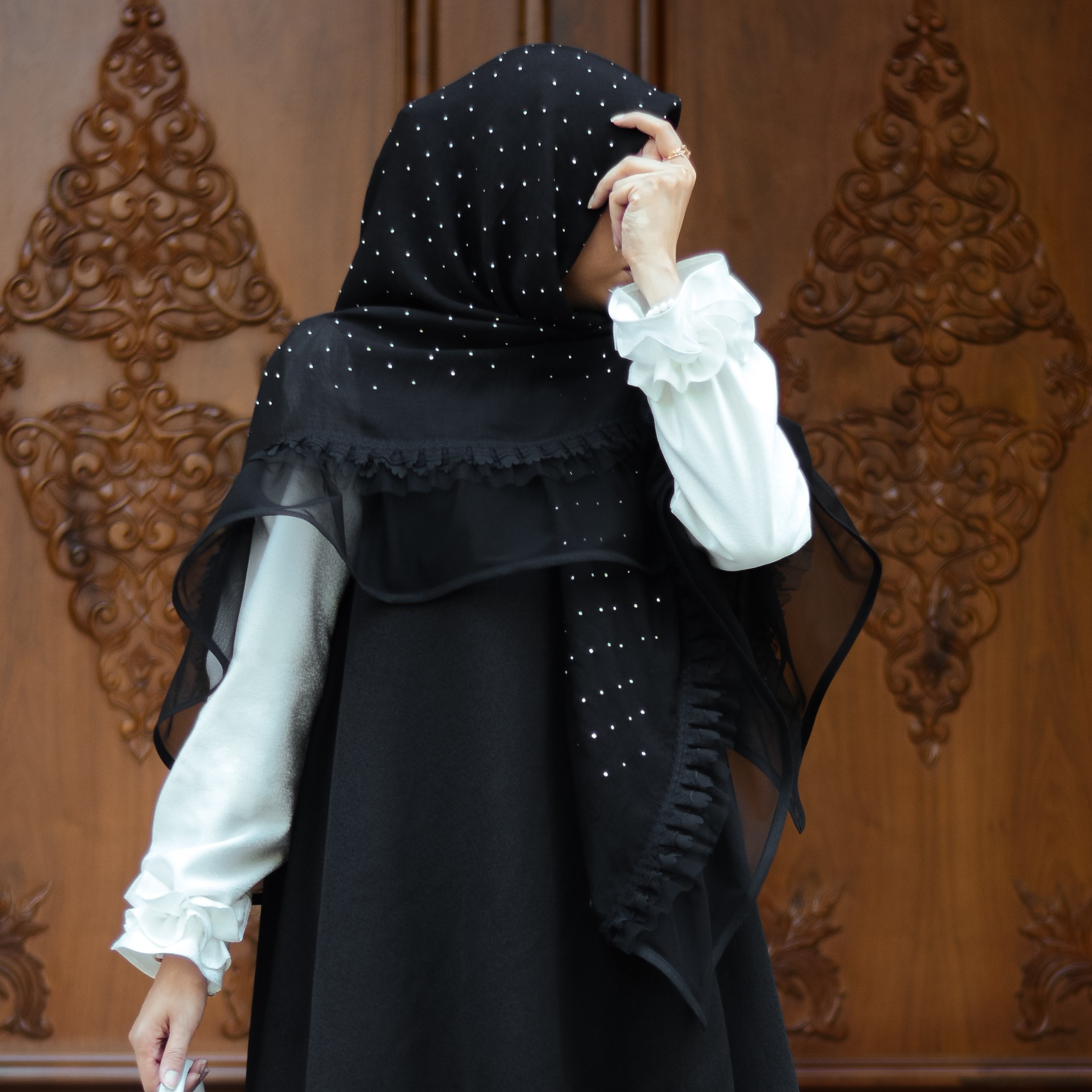 روسری دورچین نگین دار توردار