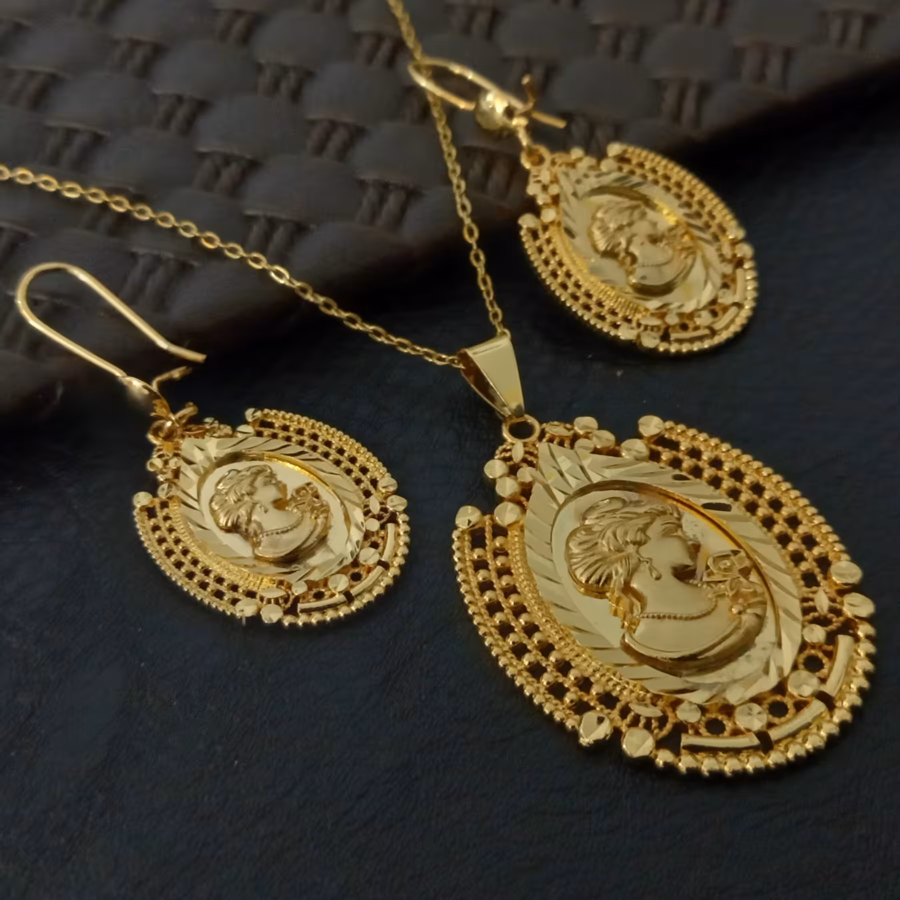 نیم ست طرح طلا شماره 2