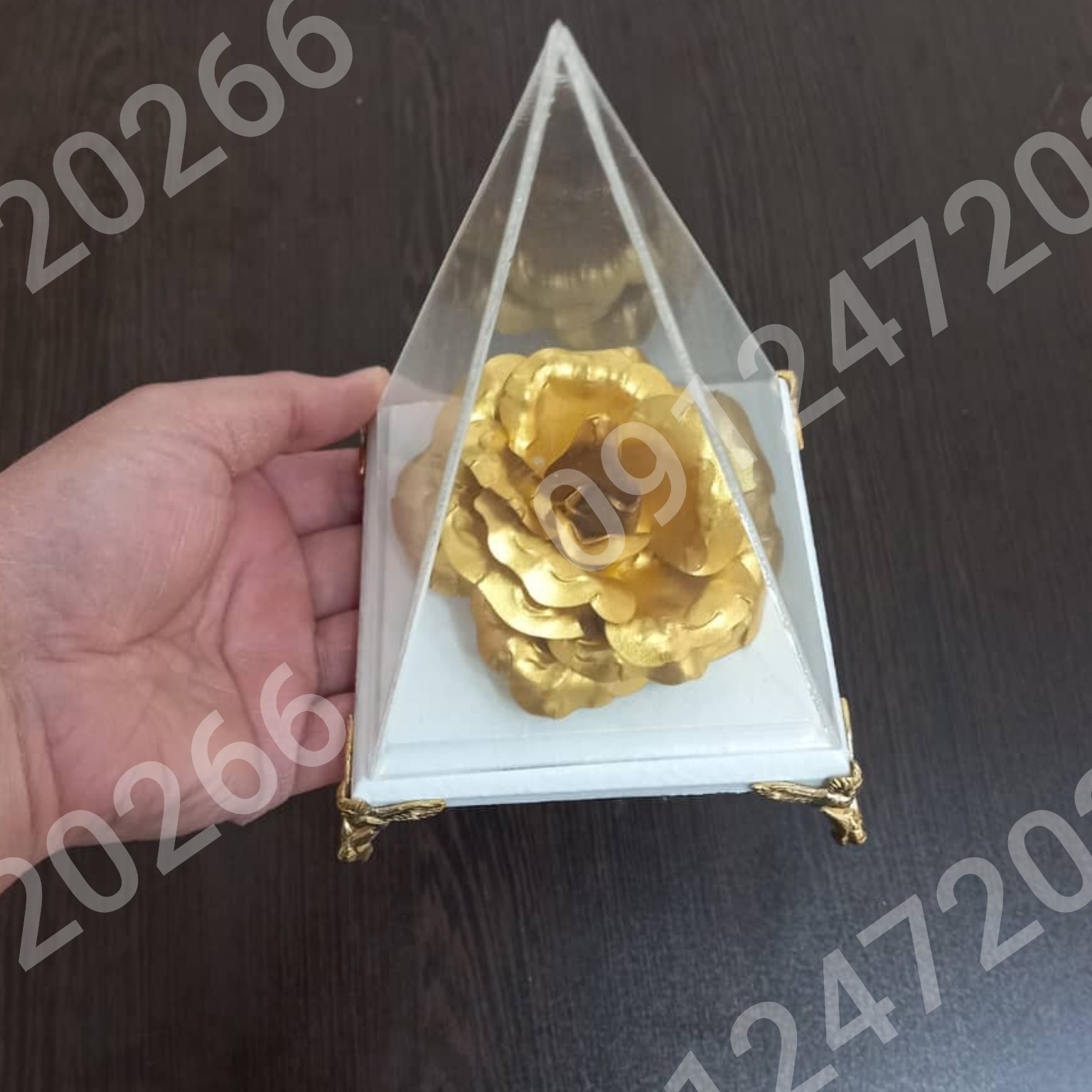 باکس هرمی گل روکش طلا 24عیار به همراه شناسنامه