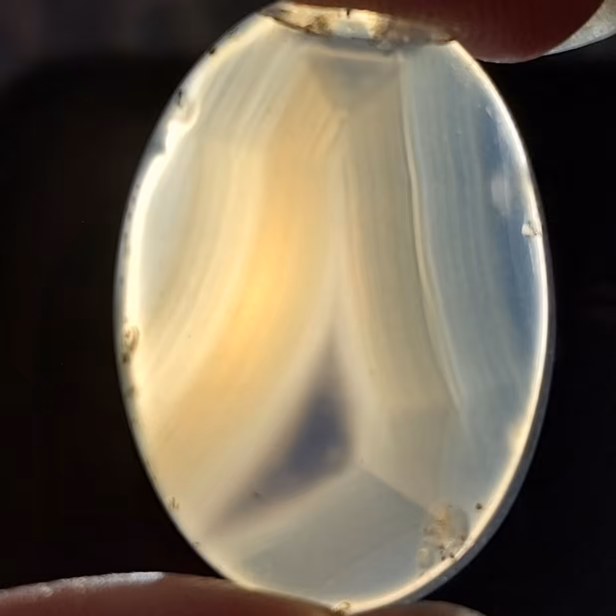 نگین عقیق سلیمانی عالی و بیظیر ژئود دار