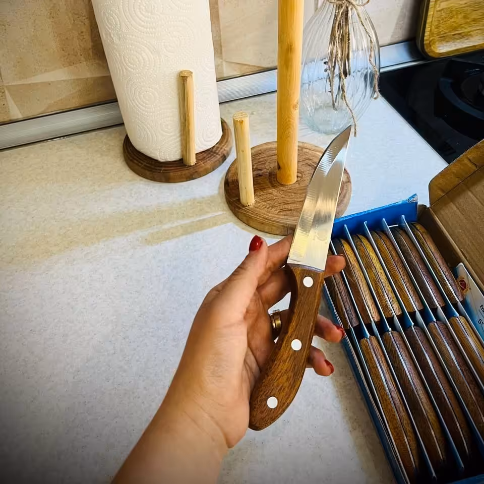 چاقو دسته چوبی
فوق العاده تیز 
قمیت ویژه فوق العاده