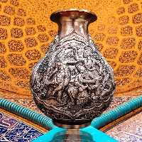 گلدان مسی قلمزنی برجسته