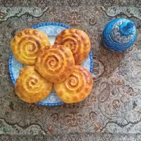 کلوچه فومن با گردوی فراوان 