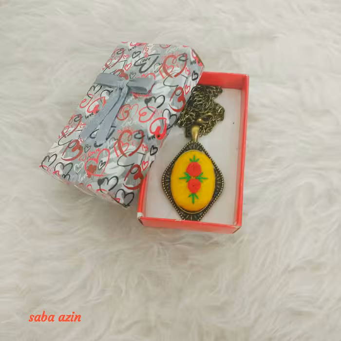 گردنبند گلدوزی شده کد 03