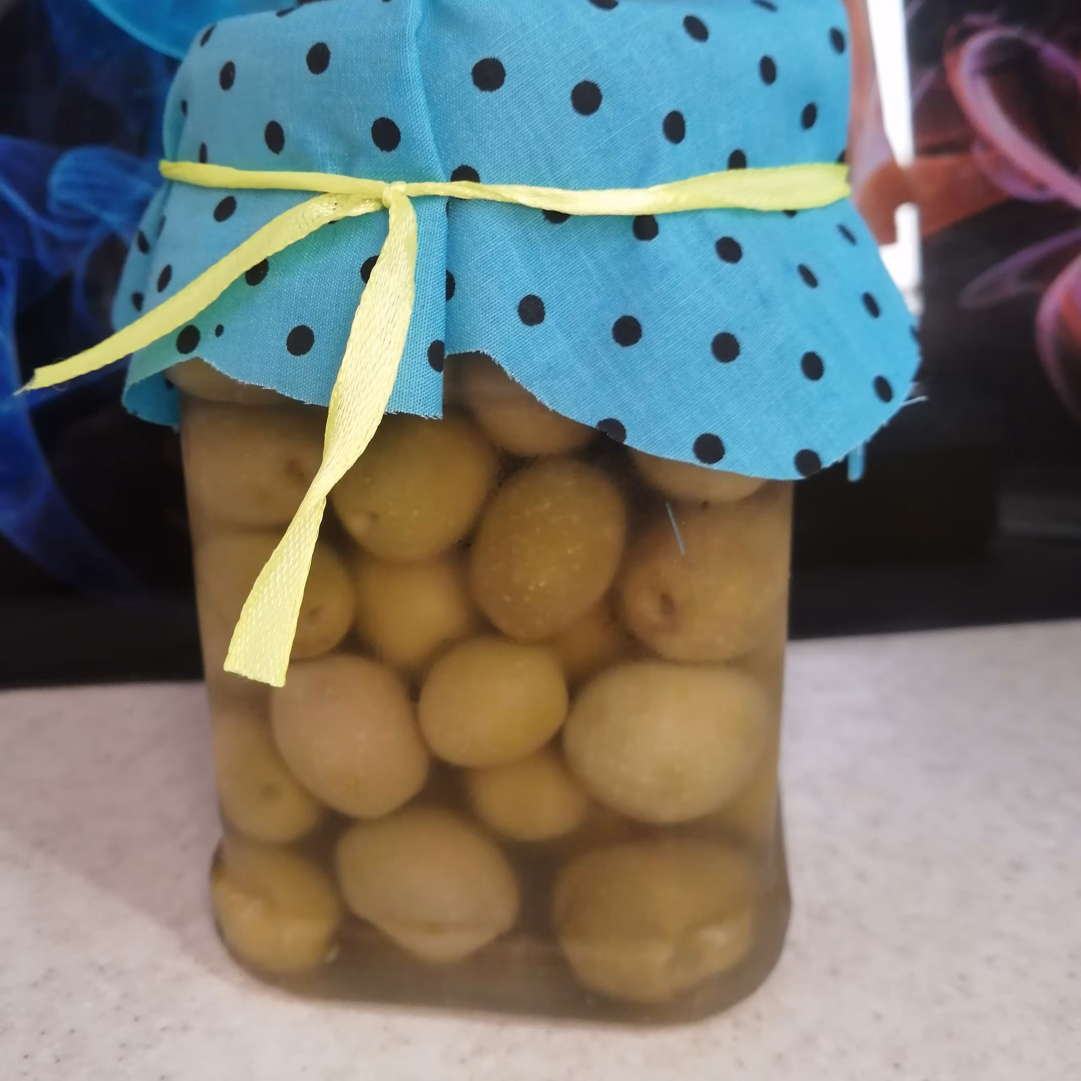 زیتون باهسته روح انگیز.     700 گرمی