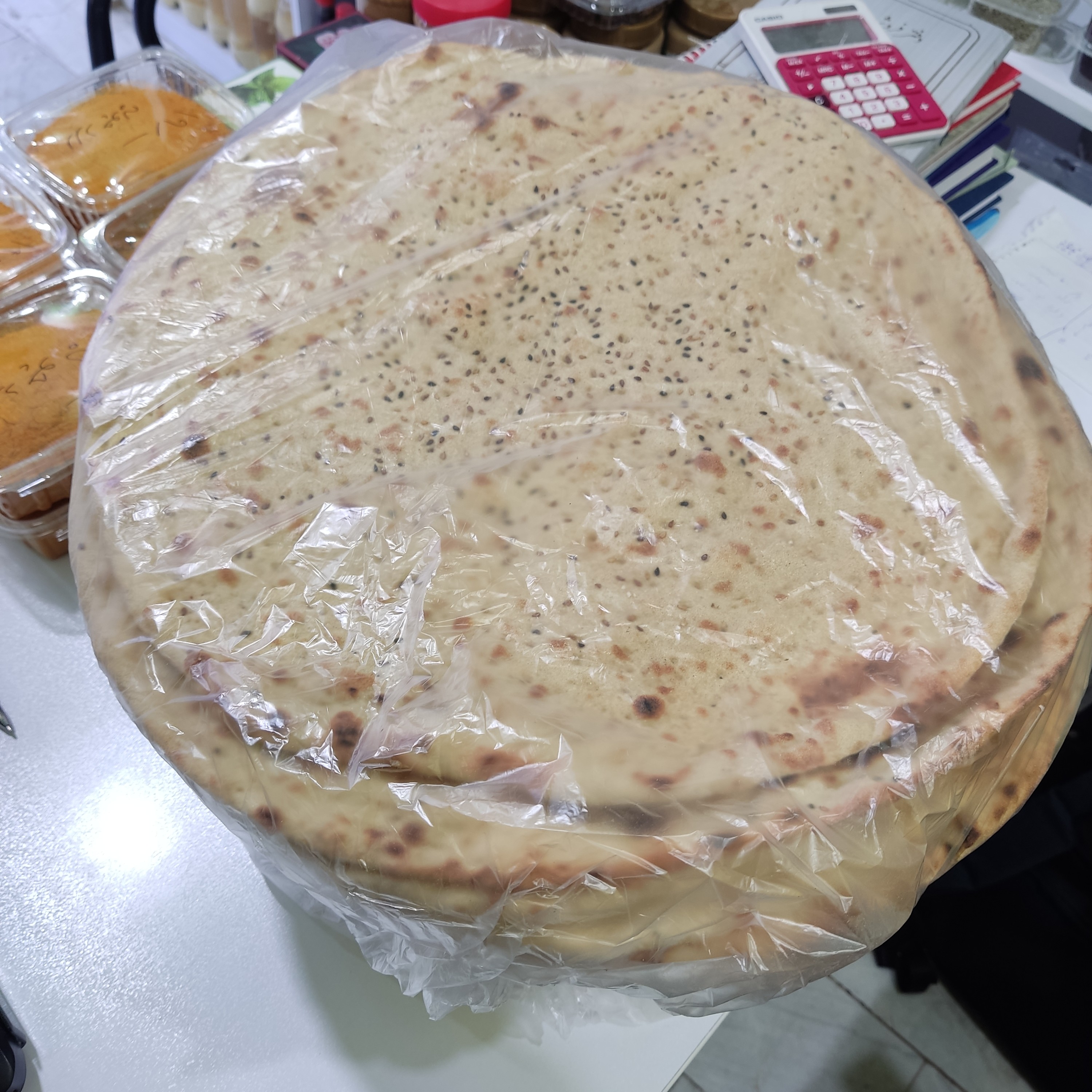 نان با آرد محلی سبوس دار