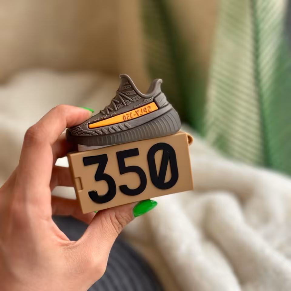 کاور ایرپاد برای مدل های ایرپاد 1 و 2 و 3 و پرو طرح yezzy 350