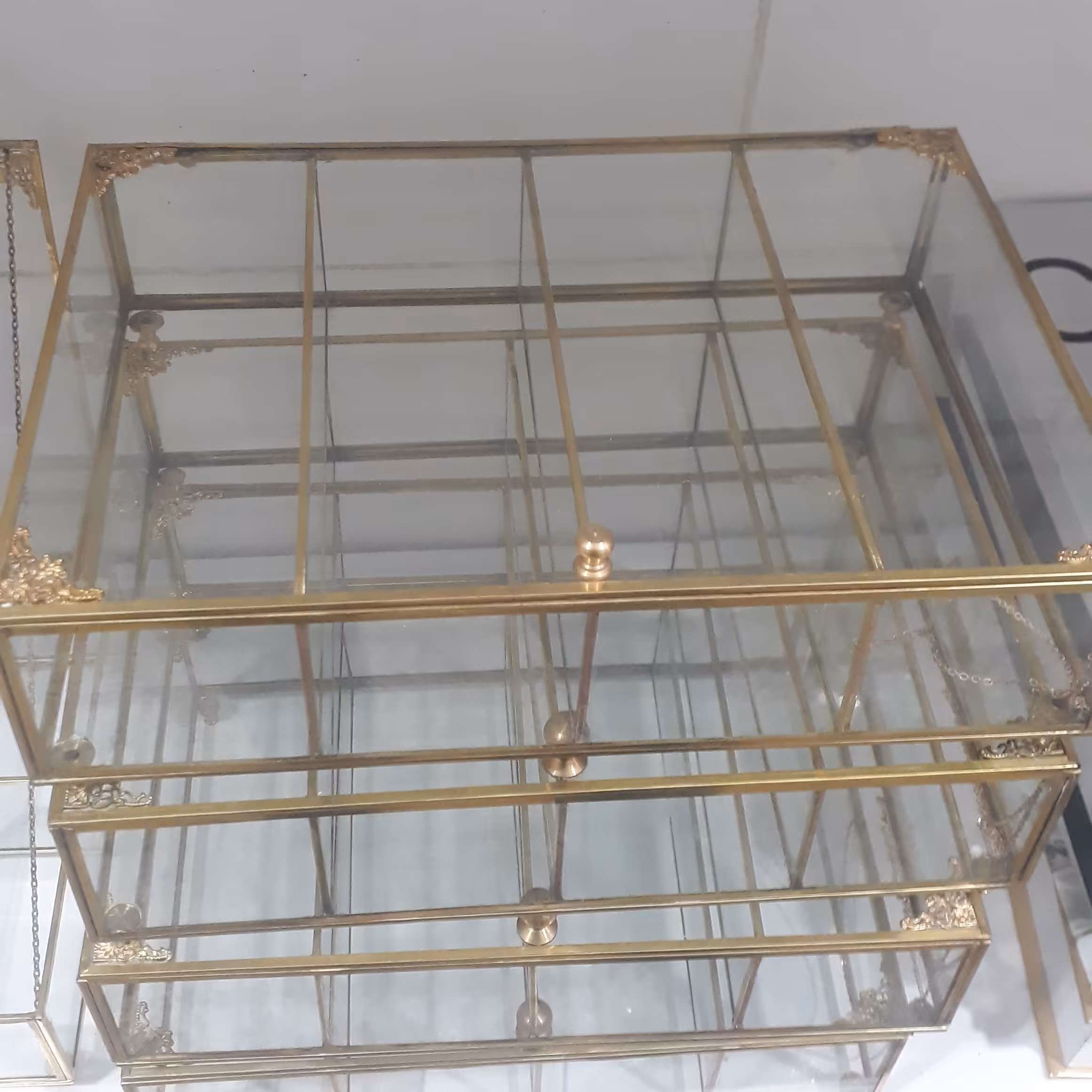 تیبگ شیشه ای چهارخانه