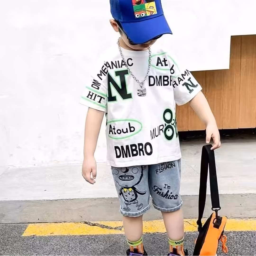 ست بچەگانە- تیشرت و شلوارک لی پسرانە-سایز 2 تا 6 سال-دو رنگ سفید و مشکی-تضمین کیفیت