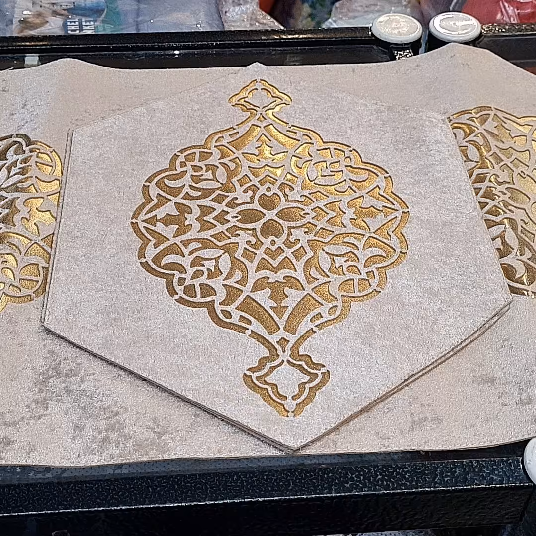 رومیزی طرح نگار