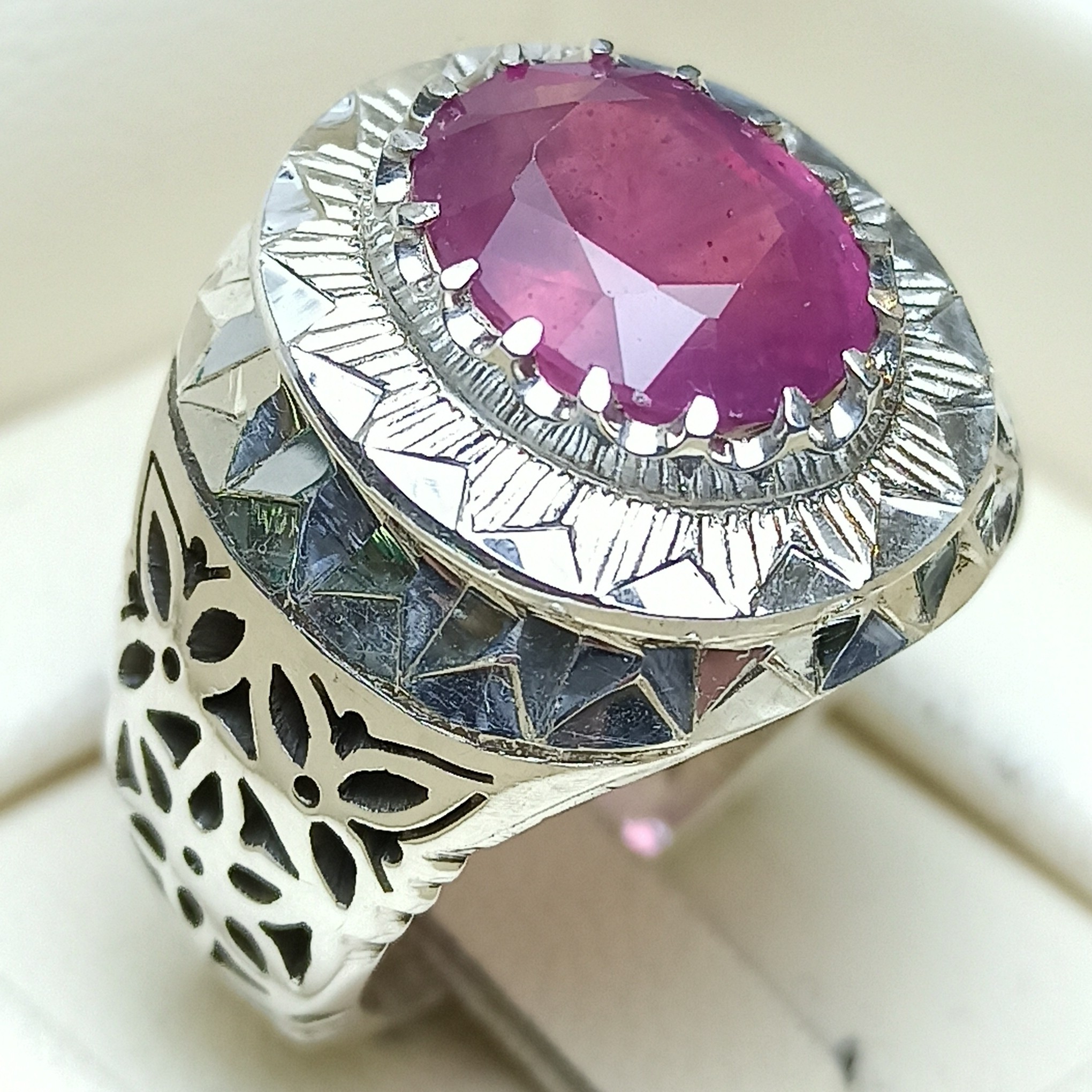 انگشتر نقره یاقوت سرخ الماس تراش دست ساز شبکه و آینه