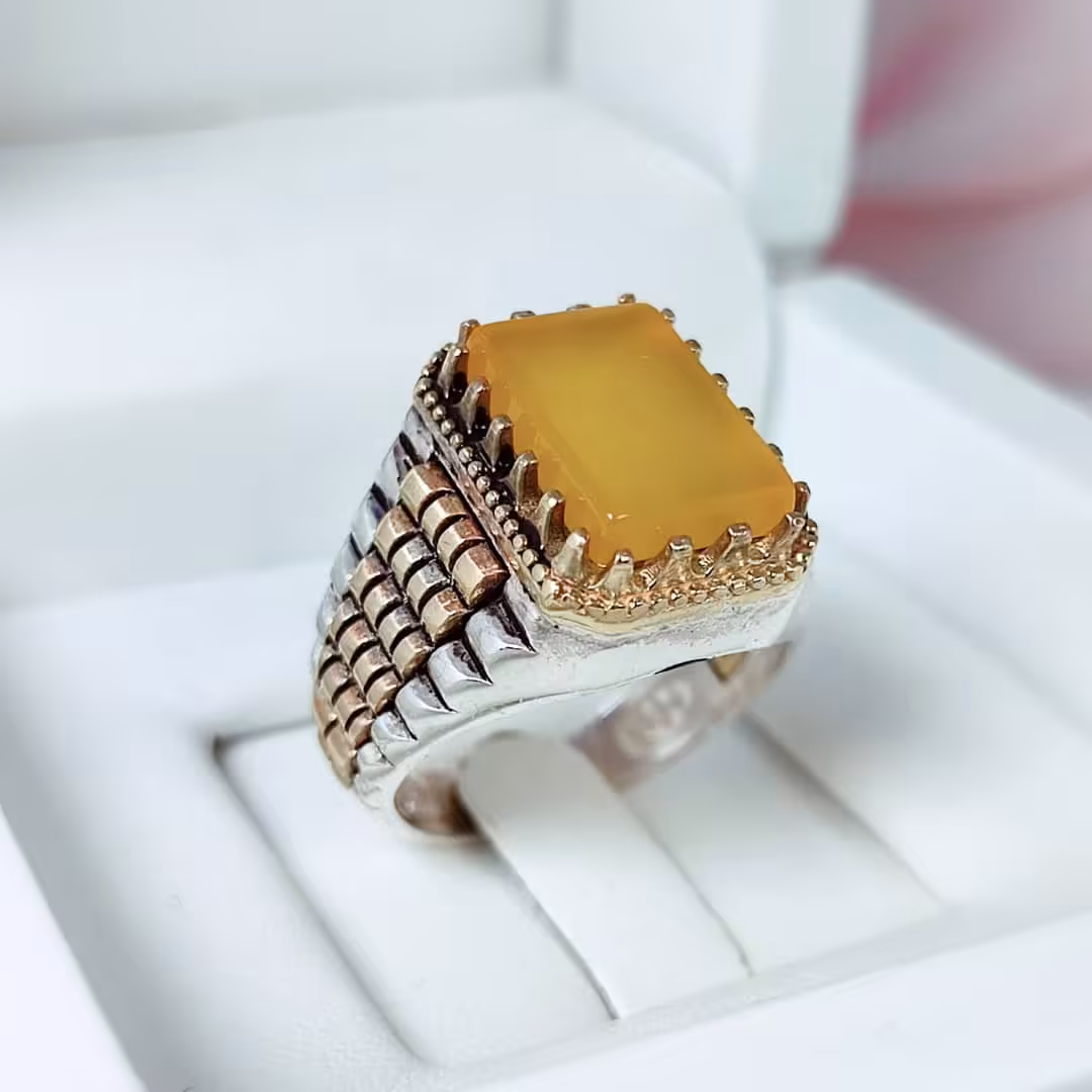 انگشتر مردانه عقیق زرد رکاب نقره طرح رولکسی 