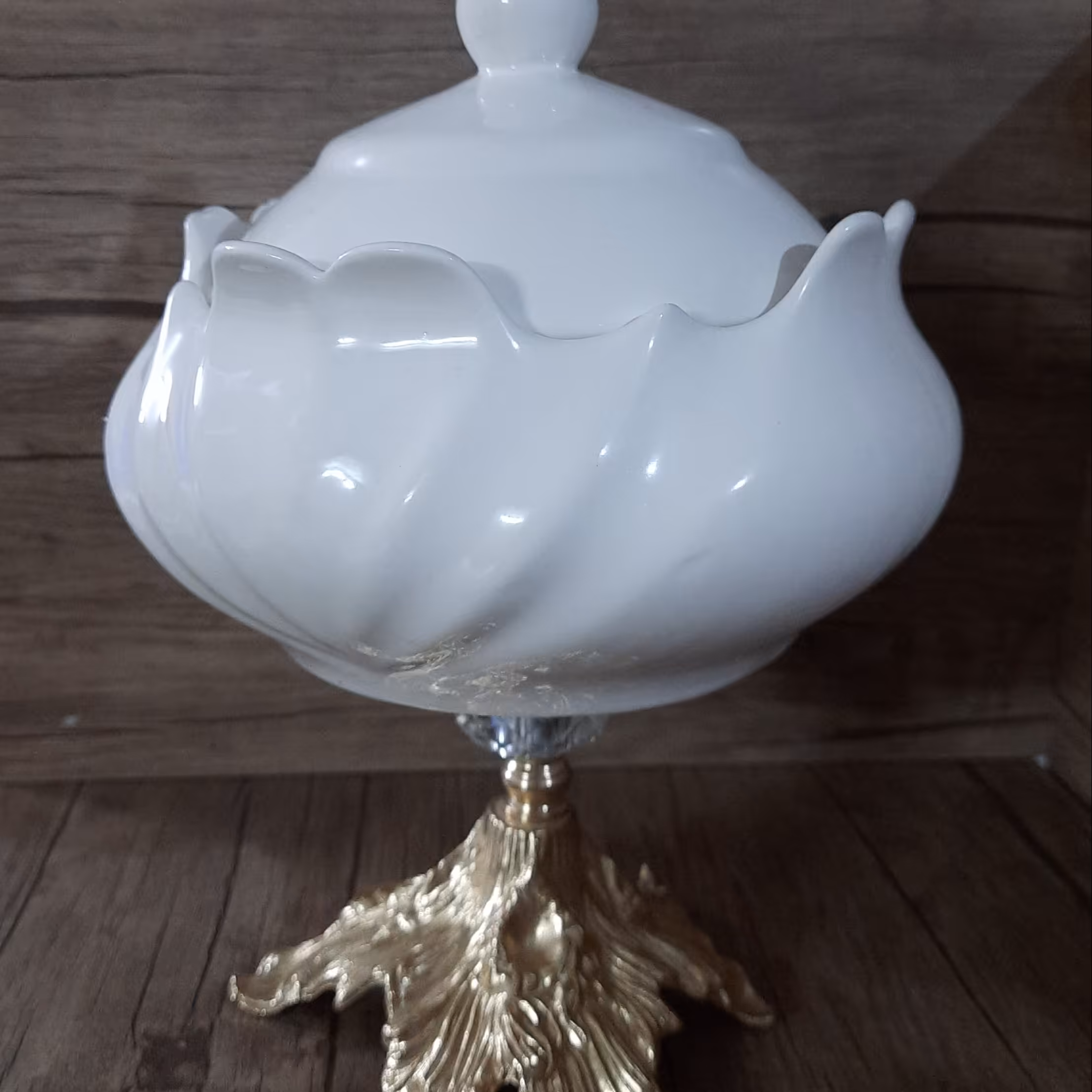 شکلات خوری شیک با پایه