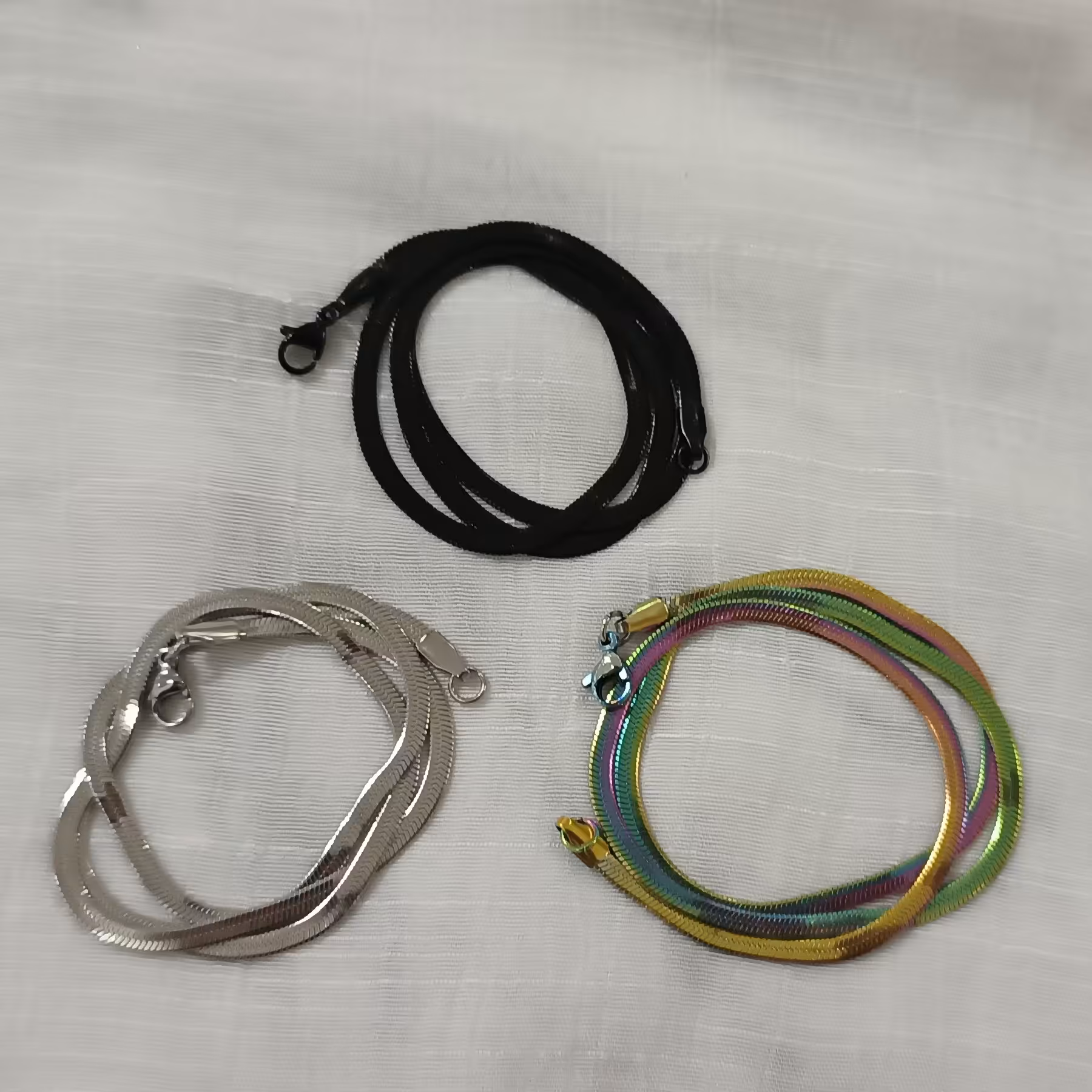 زنجیر ماری استیل رنگ ثابت 45 سانتی در دو رنگ مشکی و هولوگرامی  