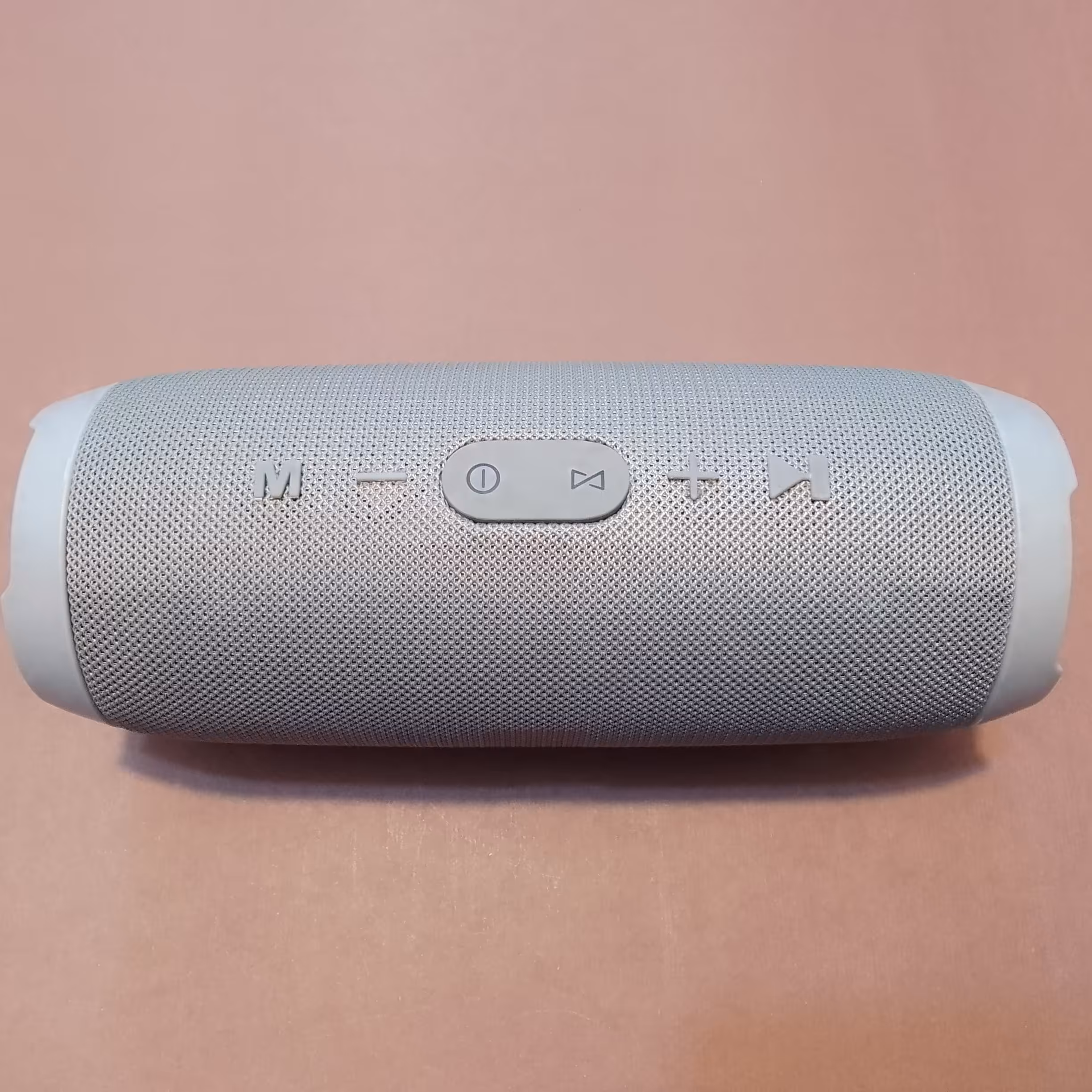 اسپیکر بلوتوثی قابل حمل مدل Charge 3
plus
