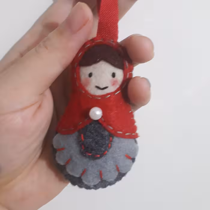 گیفت حرف خ جاسوییچی نمدی خاتون گیفت جشن تکلیف(جاکلیدی گیفت حرف خ گیفت نمدی دانش آموزهدیه عیدفانتزی گیفت حرف ن آویزکیف)