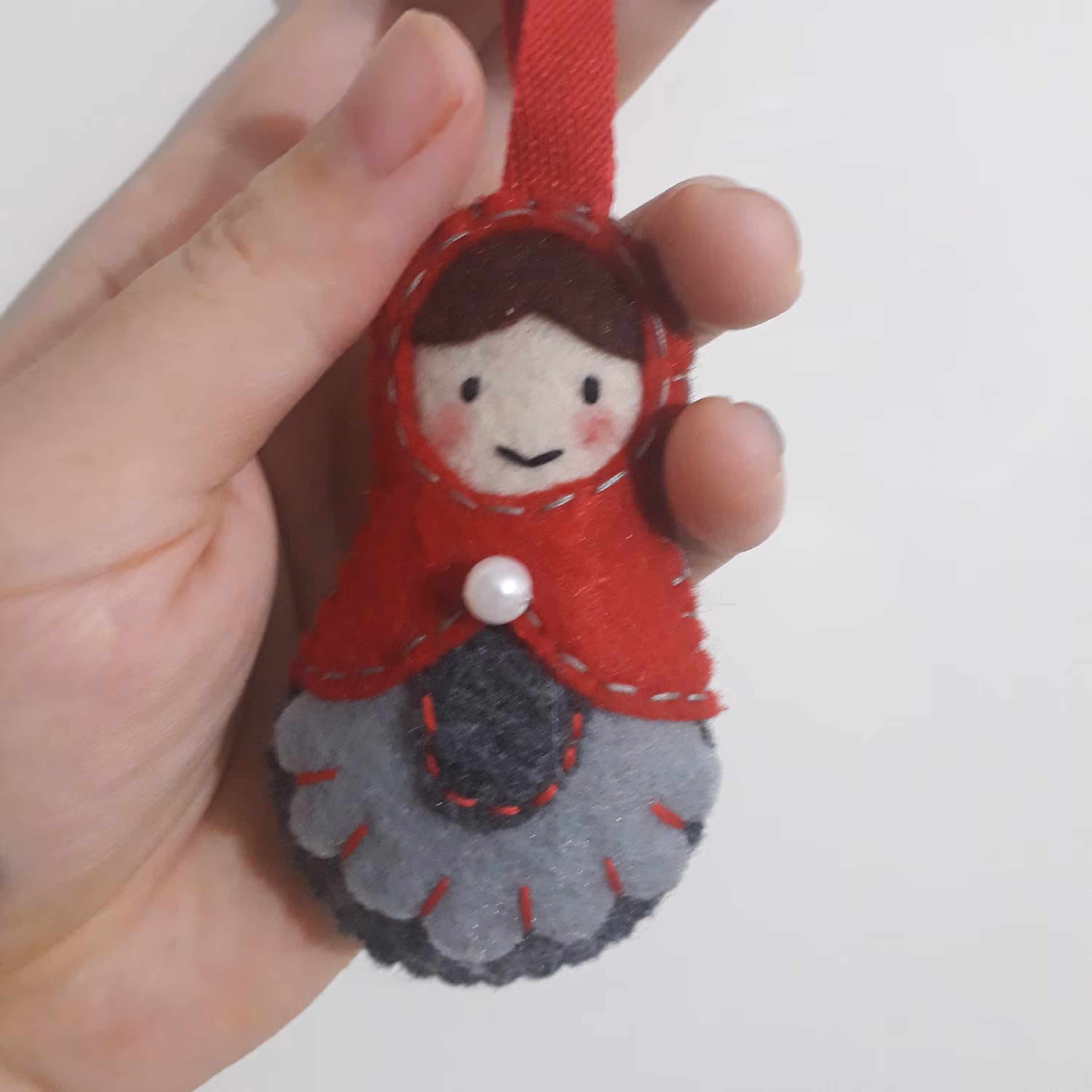 گیفت حرف خ جاسوییچی نمدی خاتون گیفت جشن تکلیف(جاکلیدی گیفت حرف خ گیفت نمدی دانش آموزهدیه عیدفانتزی گیفت حرف ن آویزکیف)