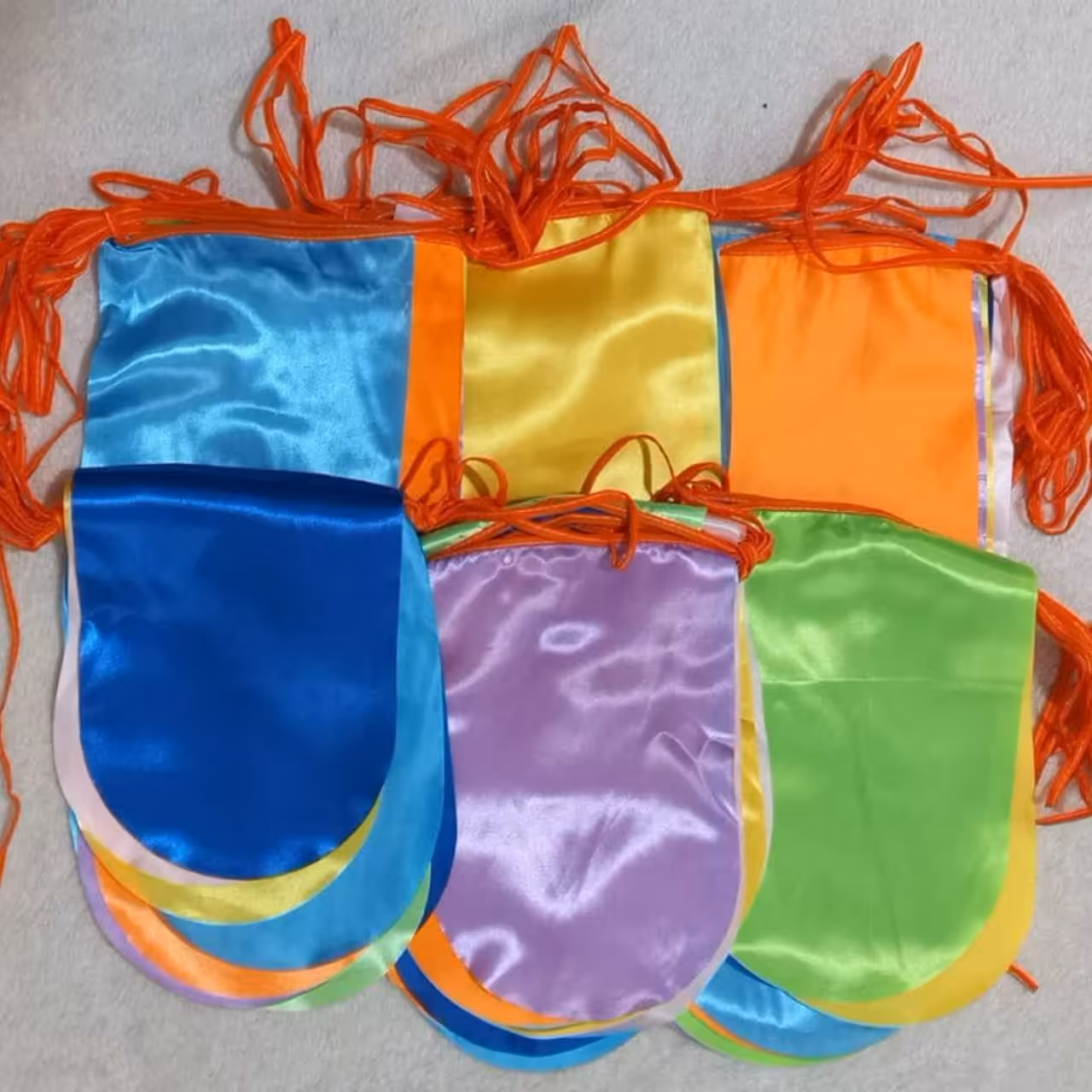 ریسه ساتن الوان