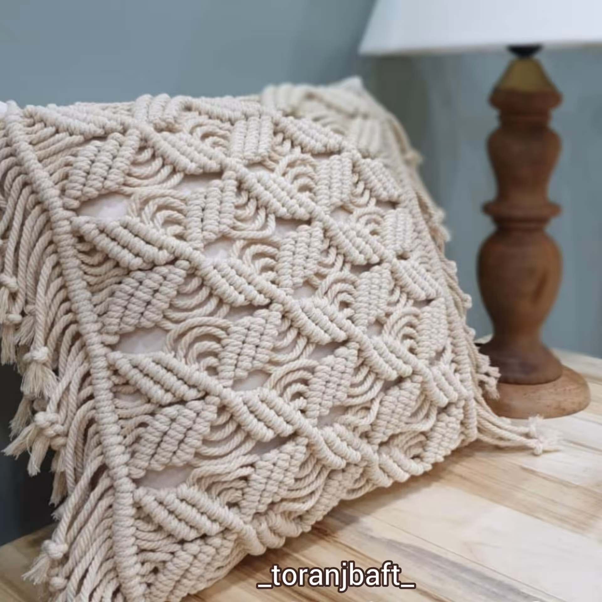 کوسن مکرومه