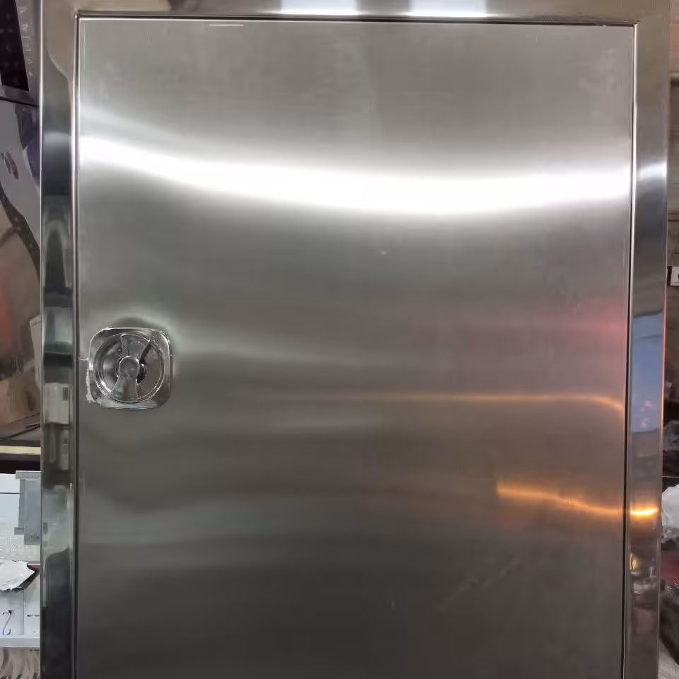 جعبه آتش نشانی استیل طرح نقره ای مات لبه و درب استیل ابعاد سفارشی و مشابه ابعاد استانداردذکر شده کابین گالوانیزه ضد زنگ 