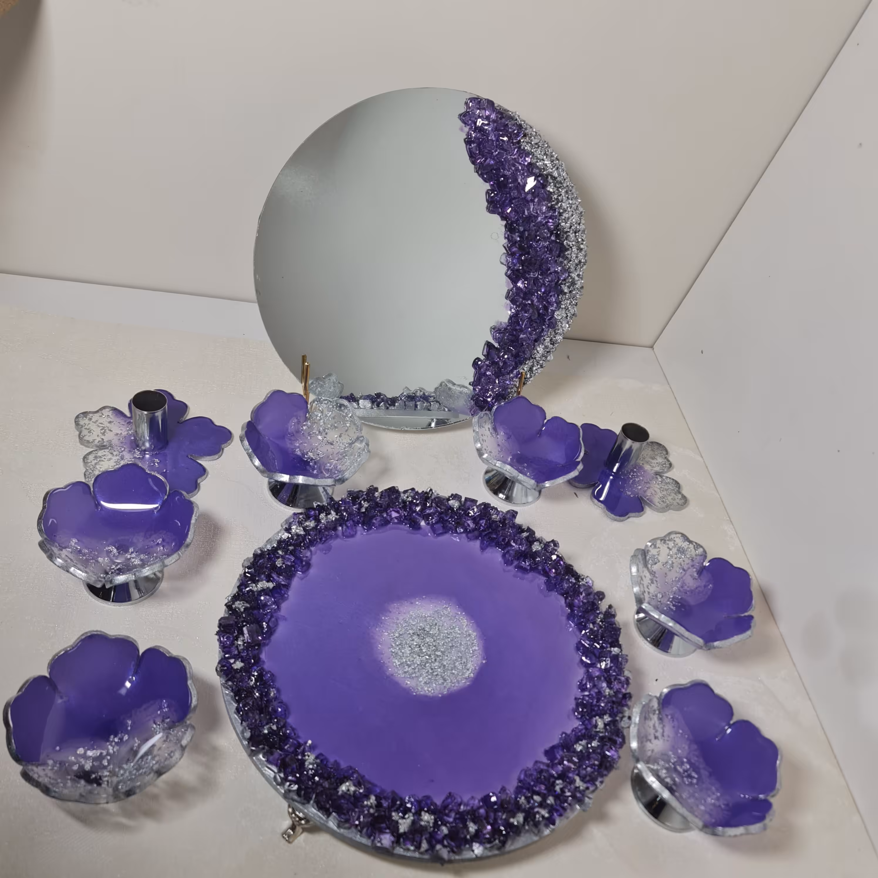 سفره هفتسین رزینی دستساز بنفش آبی نقره ای 10 تکه همراه با جای سبزه