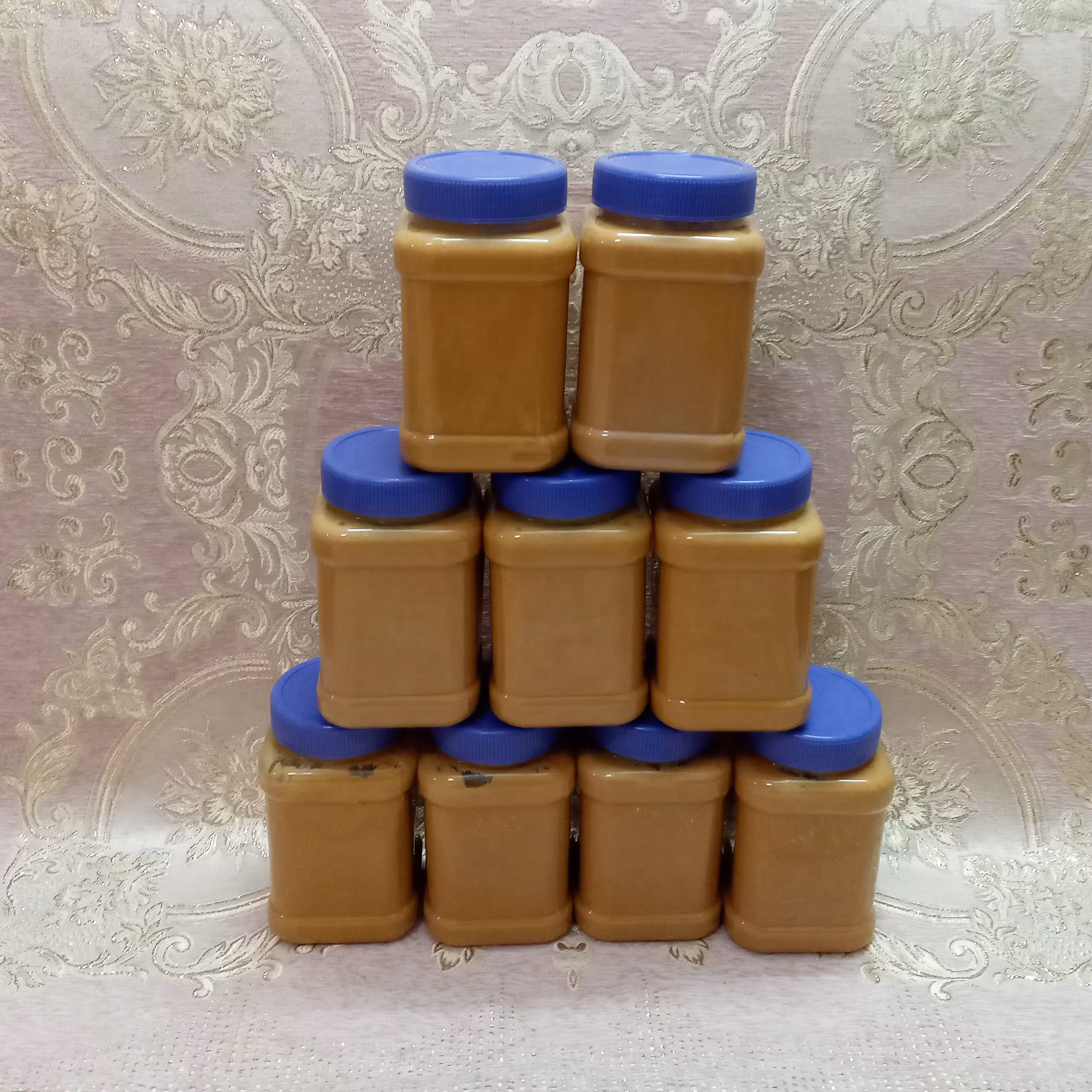 کره بادام زمینی در بسته بندیهای 500 گرمی