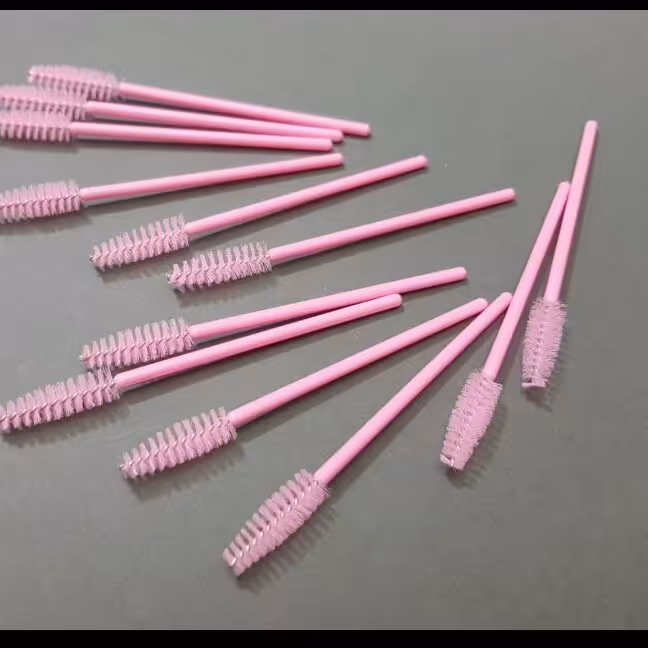 براش مژه و ابرو 3 تومان به علت تغییر شغل