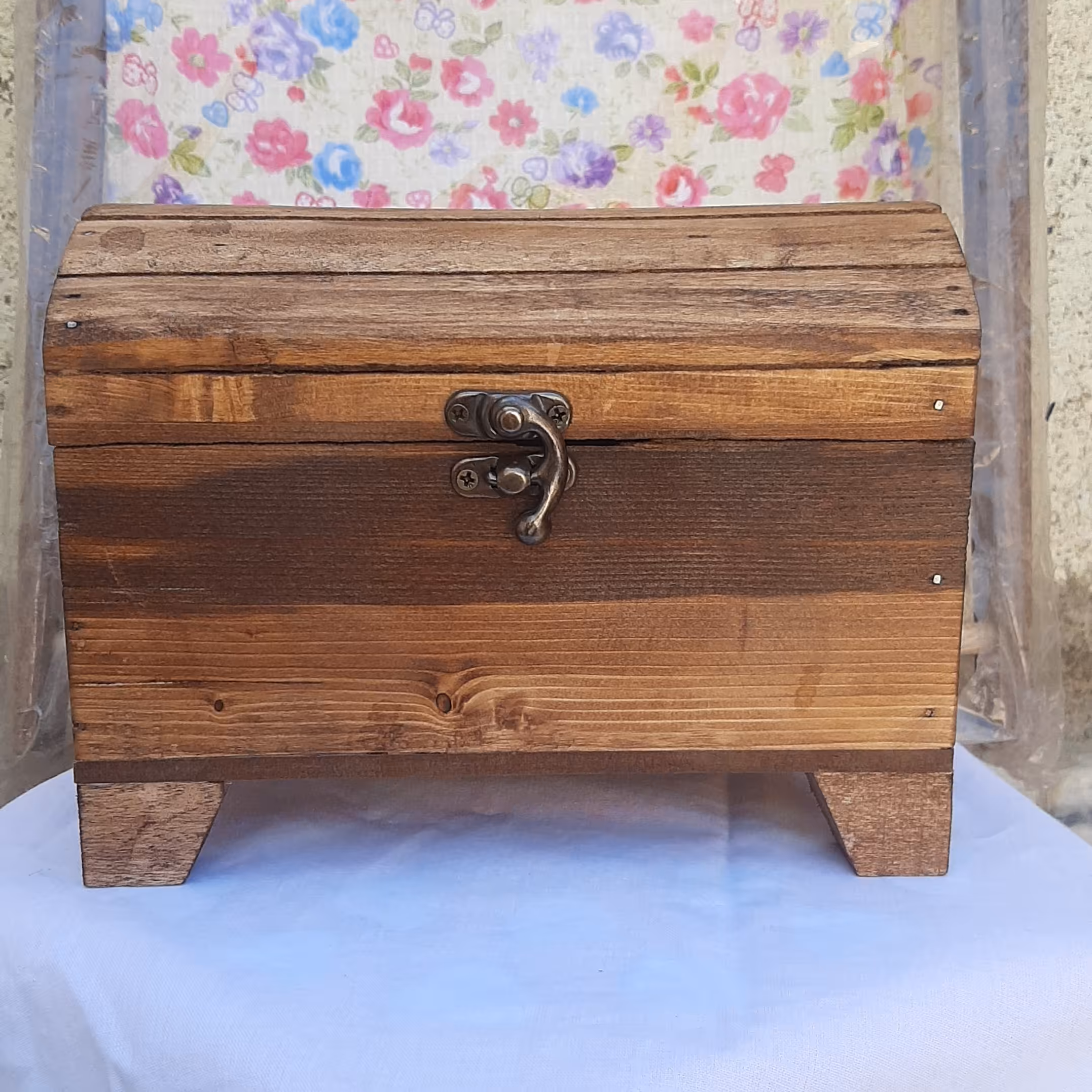 صندوقچه چوبی بزرگ