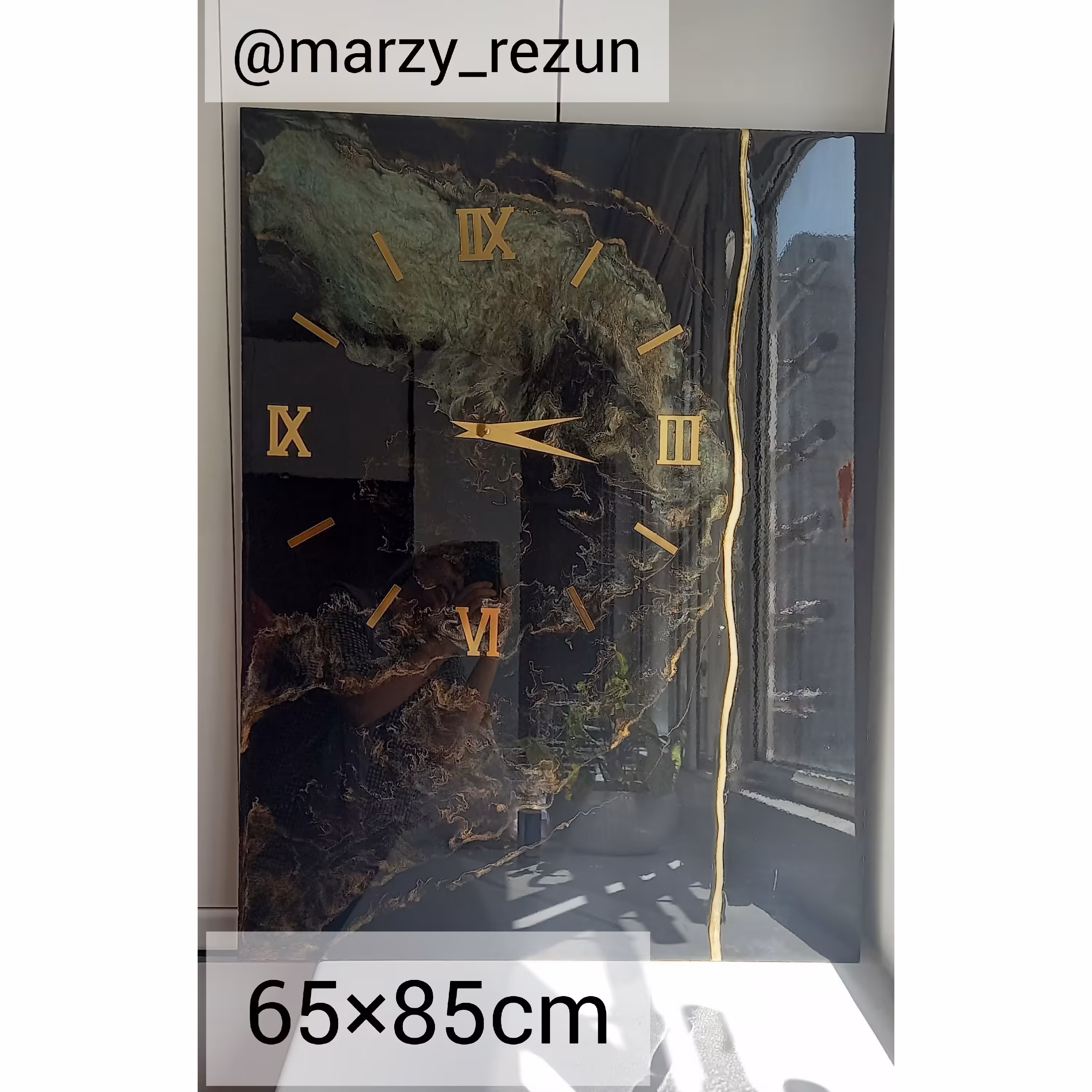 ساعت دیواری رزینی خاص