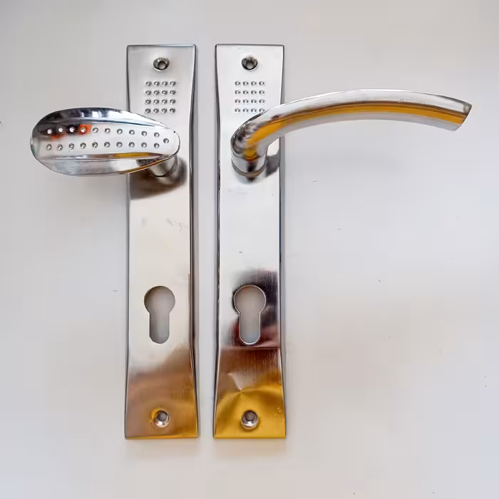 دستگیره پلاک در چوبی آپارتمانی نگین چپ بازشو مجموعه دوعددی (دستگیره پلاک)