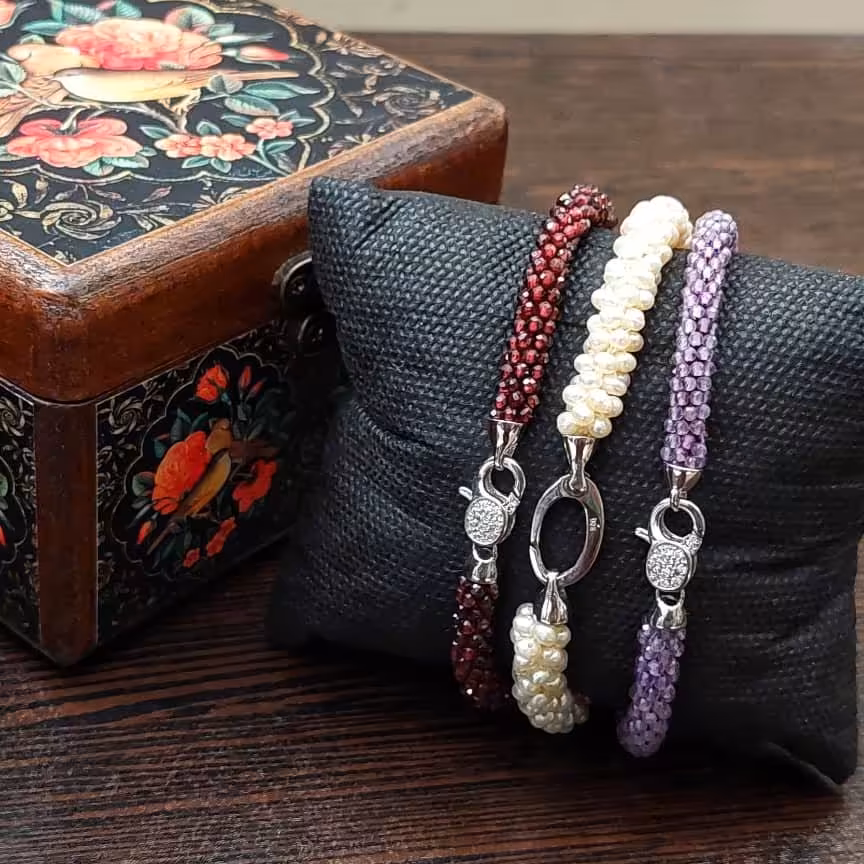 دستبند  زنانه مروارید پرورشی با قفل نقره 925 آبکاری