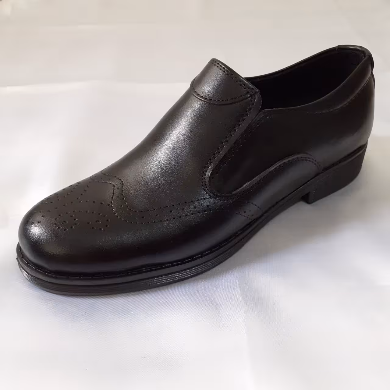 کفش چرمی مردانه بدون بندطرح هشترک  سایز 40 تا 44 زنگ مشکی