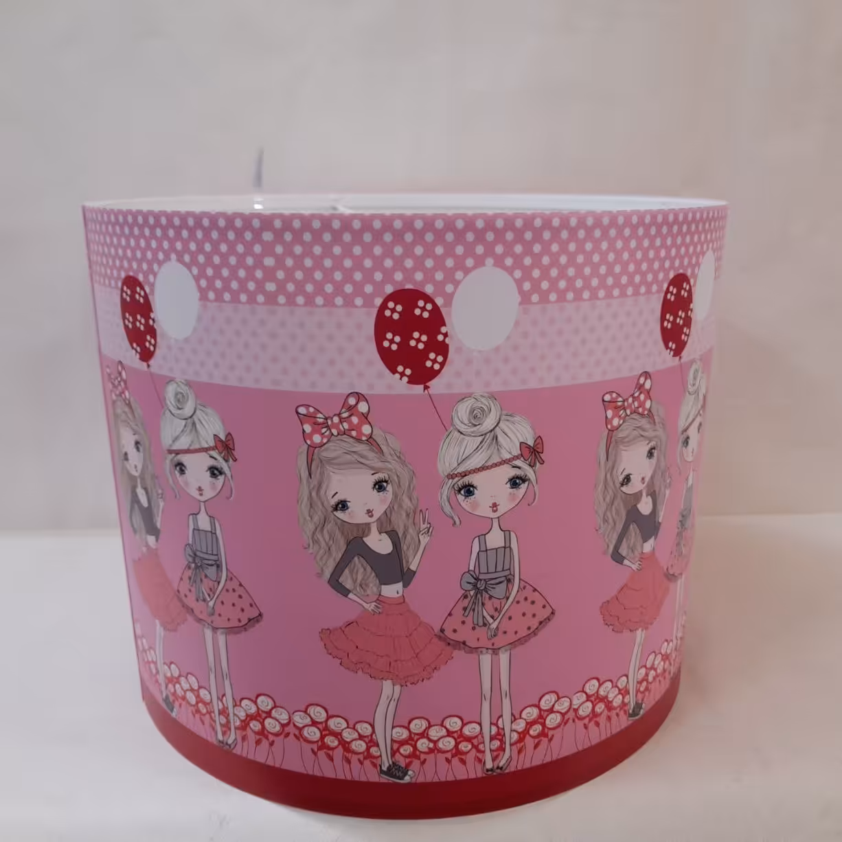 لوستر کودک طرح دو دختر ناز صورتی