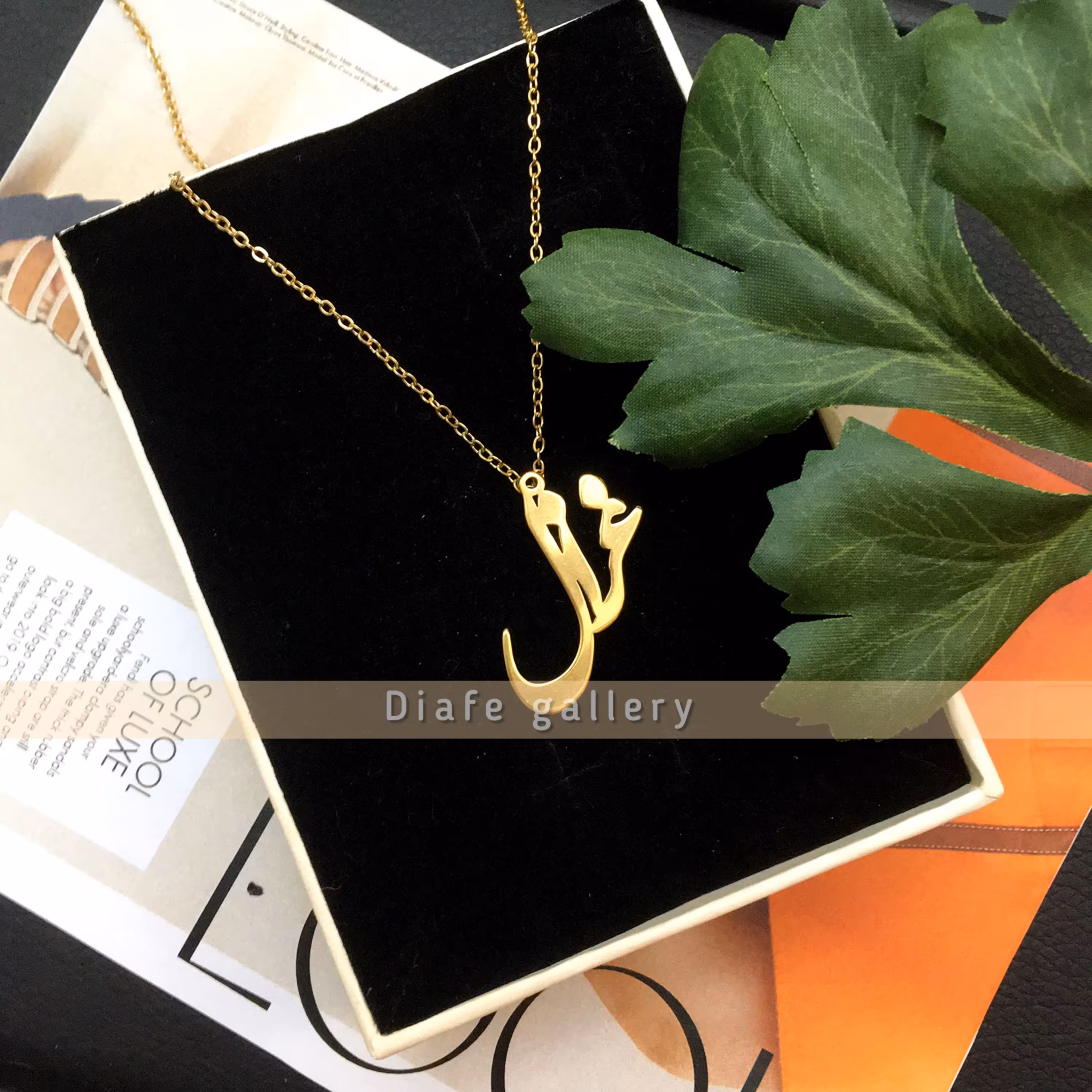 گردنبند اسم فارسی غزال با پلاک اسم و زنجیر جنس استیل رنگ ثابت